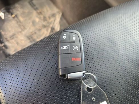 Certified 2020 Jeep Grand Cherokee Overland image 34