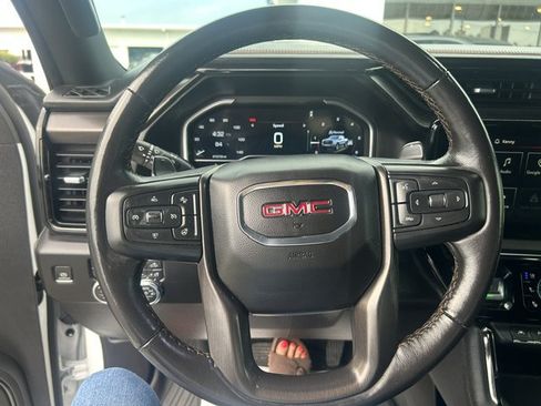 Used 2023 GMC Sierra 1500 AT4 w/ Technology Package AWD/4WD image 28