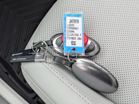 Certified 2025 Hyundai Kona Limited FWD image 35