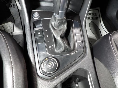 Used 2019 Volkswagen Tiguan SEL R-Line AWD/4WD image 14