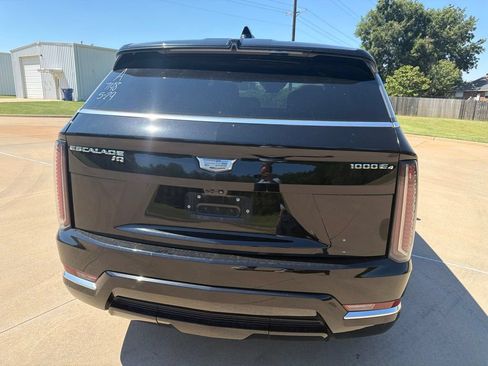 Used 2025 Cadillac Escalade IQ Luxury 2 AWD/4WD image 6