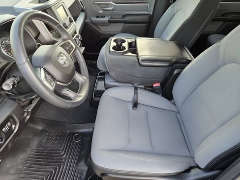 Used 2019 RAM 1500 Big Horn RWD image 12