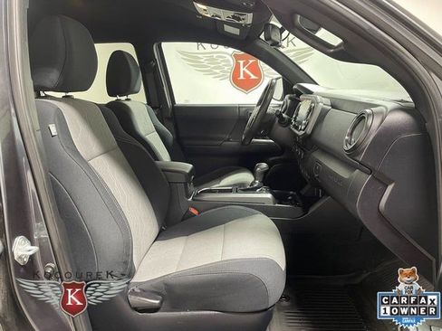 Used 2021 Toyota Tacoma TRD Off-Road image 23