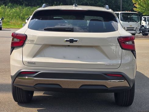 New 2026 Chevrolet Trax ACTIV w/ Sunroof Package FWD image 31