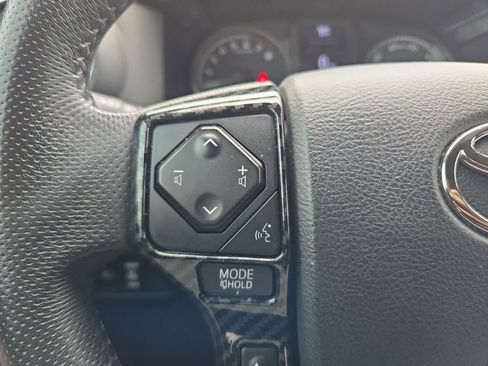 Used 2020 Toyota Tacoma TRD Sport w/ Technology Package AWD/4WD image 22