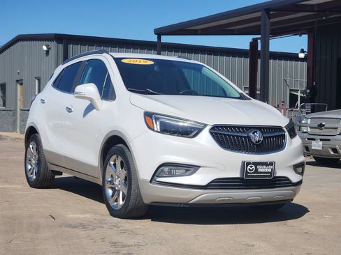 Used 2019 Buick Encore Essence w/ Experience Buick Package FWD image 3