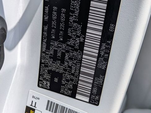 Used 2022 Toyota Highlander L FWD image 30