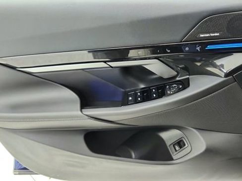 Used 2026 BMW 530i xDrive image 34