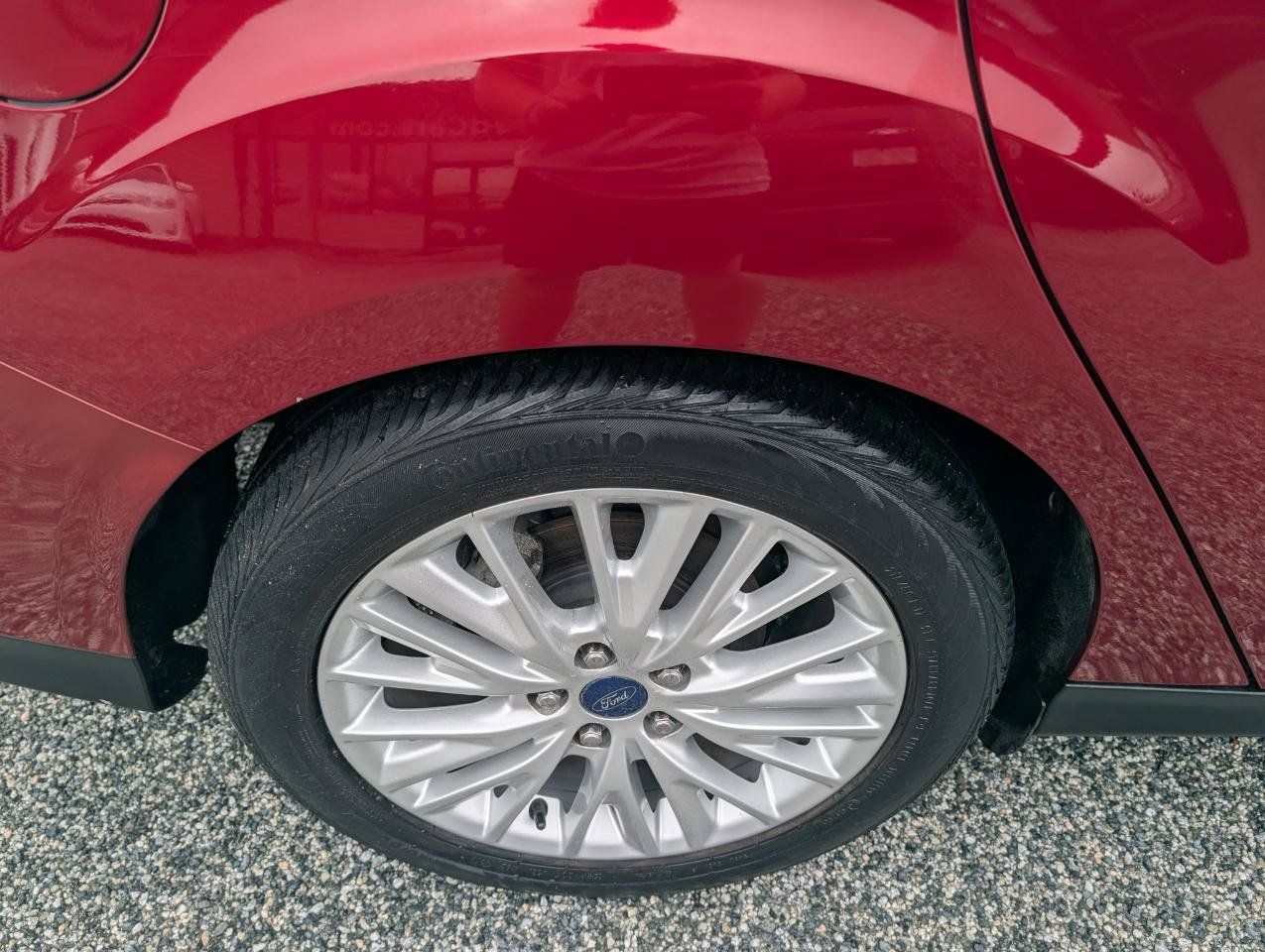 Used 2015 Ford Focus Titanium FWD image 6