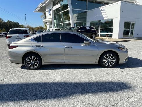 Used 2019 Lexus ES 350 image 2