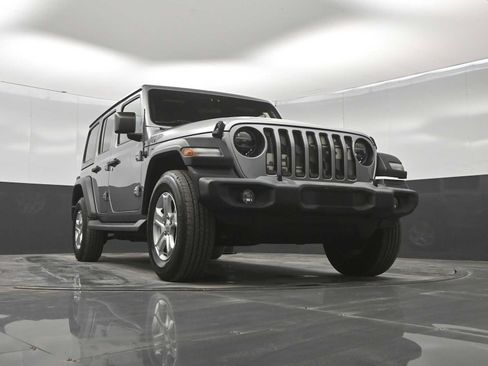 Used 2018 Jeep Wrangler Unlimited Sport S AWD/4WD image 32