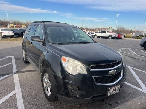 Used 2011 Chevrolet Equinox LT w/ Driver Convenience Package image 2