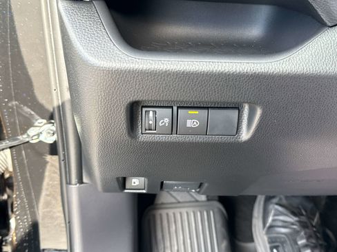 Used 2025 Toyota RAV4 XLE image 25