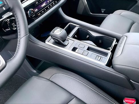New 2026 Nissan Pathfinder SL FWD image 7