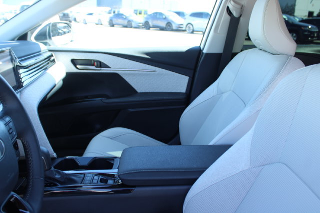Used 2026 Toyota Camry XLE FWD image 31