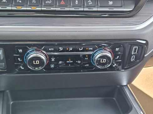 New 2026 GMC Sierra 1500 SLT AWD/4WD image 14