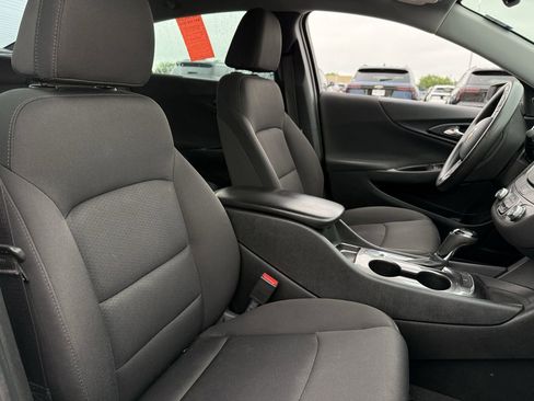 Used 2018 Chevrolet Malibu LS image 23