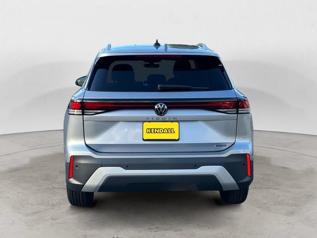 Certified 2025 Volkswagen Tiguan S AWD/4WD image 4