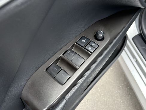 Used 2021 Toyota Camry LE image 20