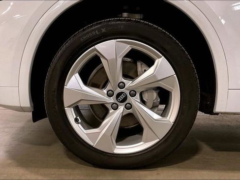 Certified 2023 Audi Q5 2.0T Premium Plus w/ Premium Plus Package image 9