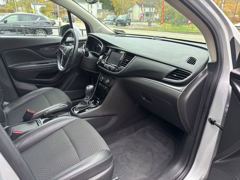 Used 2022 Buick Encore Preferred w/ Safety Package image 21