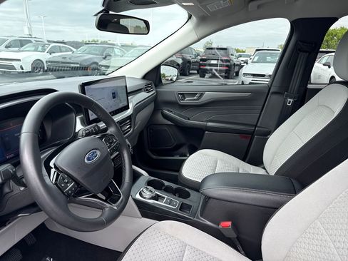 Used 2023 Ford Escape Active w/ Tech Pack #1 AWD/4WD image 11