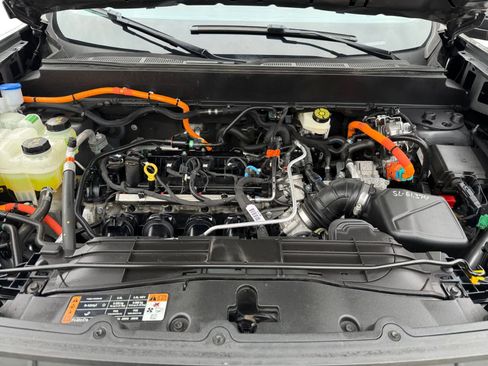 Used 2022 Ford Maverick Lariat w/ Lariat Luxury Package image 13