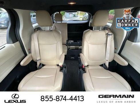 Used 2023 Toyota Sienna XLE FWD image 15