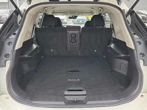 Used 2019 Nissan Rogue SV image 9