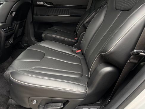 Used 2024 Hyundai Palisade Calligraphy image 9