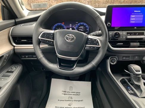 New 2026 Toyota Grand Highlander Platinum image 16