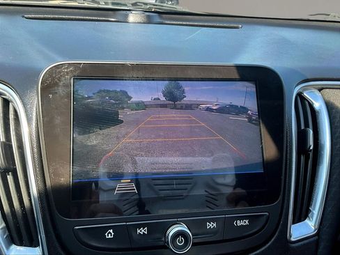 Used 2020 Chevrolet Malibu LT FWD image 14