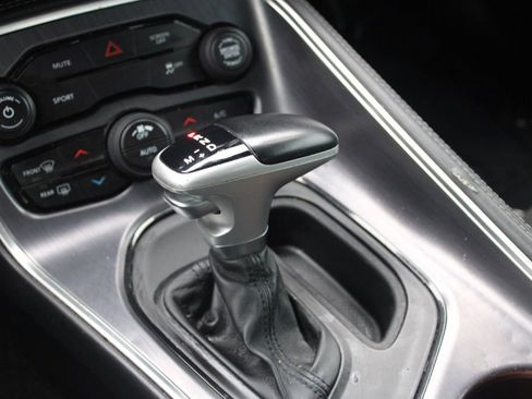 Used 2018 Dodge Challenger SXT image 34