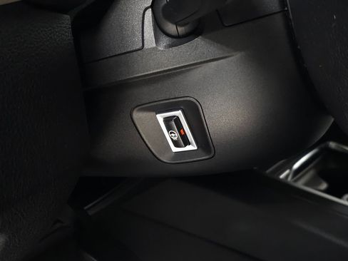 Used 2018 BMW 320i xDrive Sedan image 17