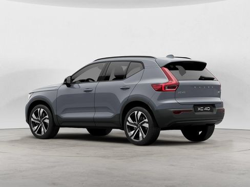 Used 2023 Volvo XC40 B5 Ultimate w/ Protection Package Premier AWD/4WD image 4