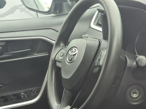 Used 2024 Toyota RAV4 LE AWD/4WD image 17