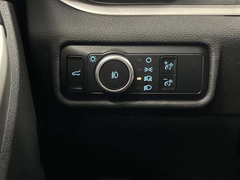 Used 2023 Ford Explorer XLT AWD/4WD image 25
