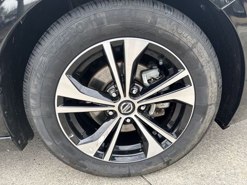 Used 2022 Nissan Sentra SV image 12