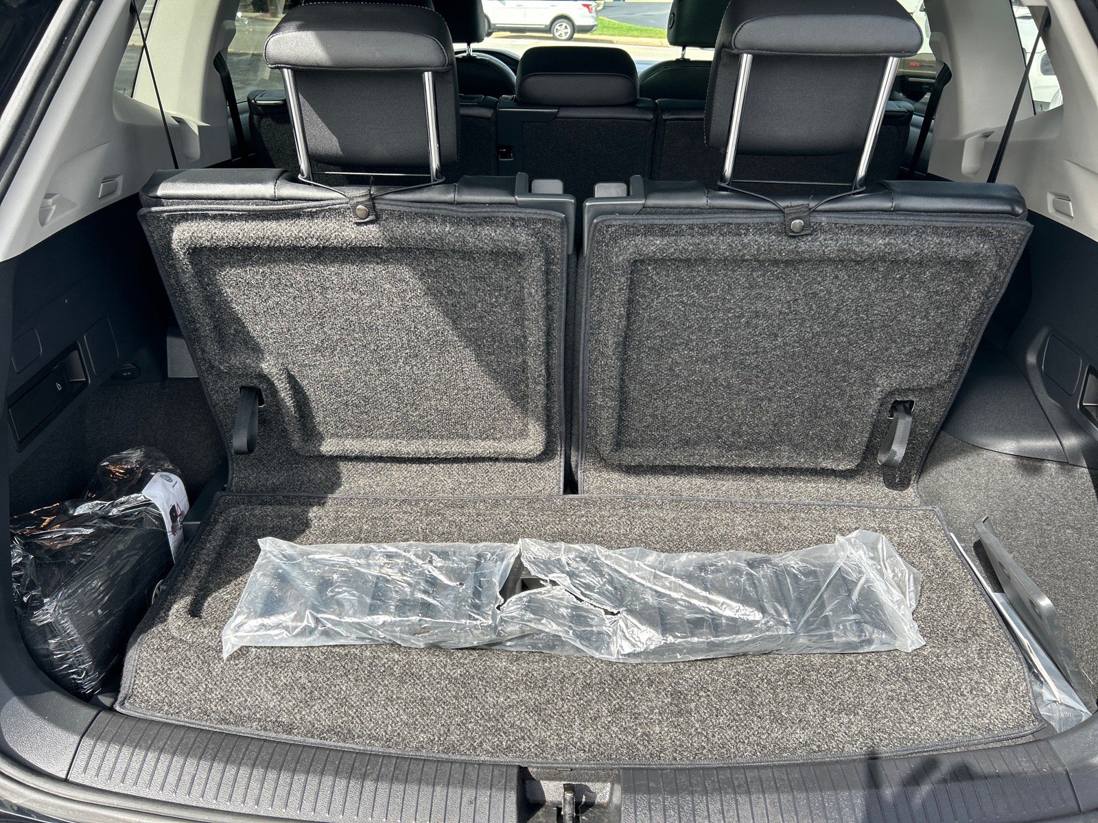 Used 2020 Volkswagen Tiguan SE w/ Panoramic Sunroof Package AWD/4WD image 15