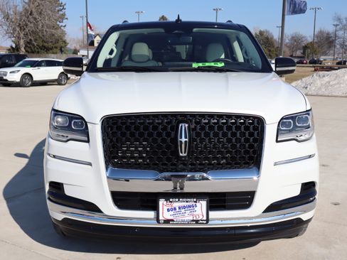 Used 2024 Lincoln Navigator L Black Label AWD/4WD image 3