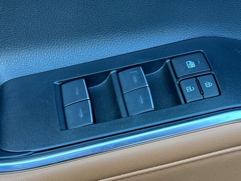 New 2025 Toyota Highlander Platinum image 14