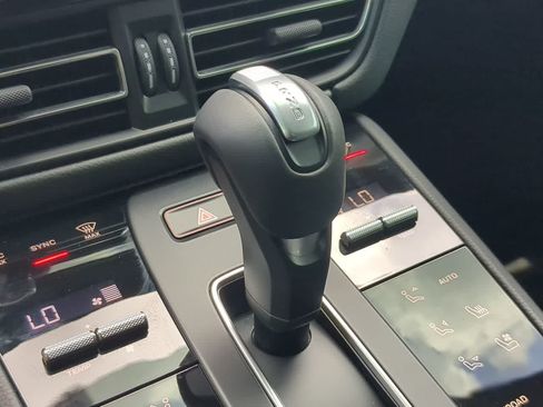 Used 2026 Porsche Macan S AWD/4WD image 35