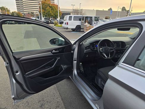 Used 2024 Volkswagen Jetta S image 21
