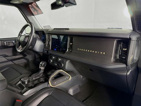Used 2025 Ford Bronco Badlands image 29