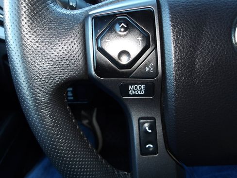 Used 2021 Toyota Tacoma TRD Off-Road image 15