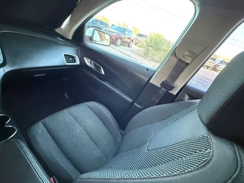 Used 2017 Chevrolet Equinox LT w/ Convenience Package FWD image 45
