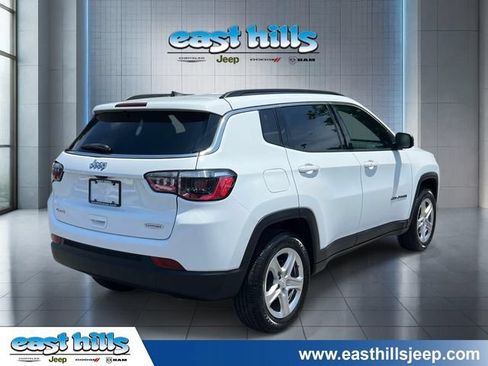 Used 2024 Jeep Compass Latitude AWD/4WD image 3