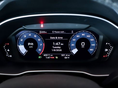 Used 2023 Audi Q3 2.0T Premium w/ Black Optic Sport Package image 16