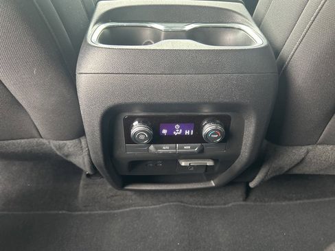 Used 2025 GMC Acadia Elevation image 13