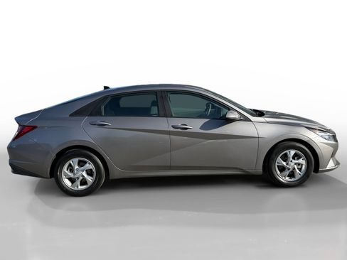 Certified 2023 Hyundai Elantra SE image 6